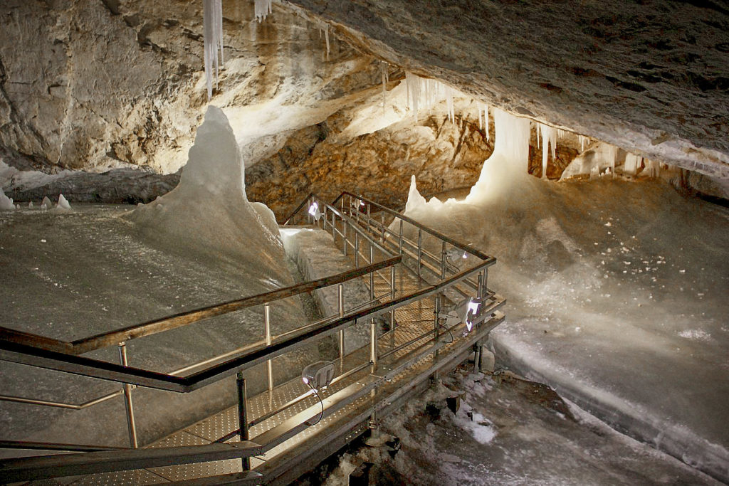 Dobšinská Ice Cave and Chateau Betliar 3