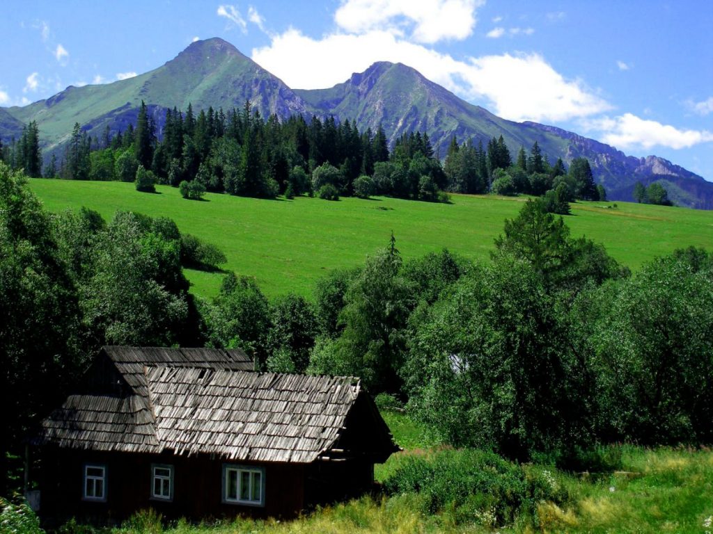 Easy Tatra Hiking holiday in Slovakia village Zdiar